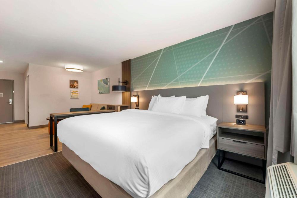 One Room Suite - Non Smoking interior